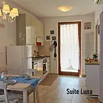 Di Charme Luna